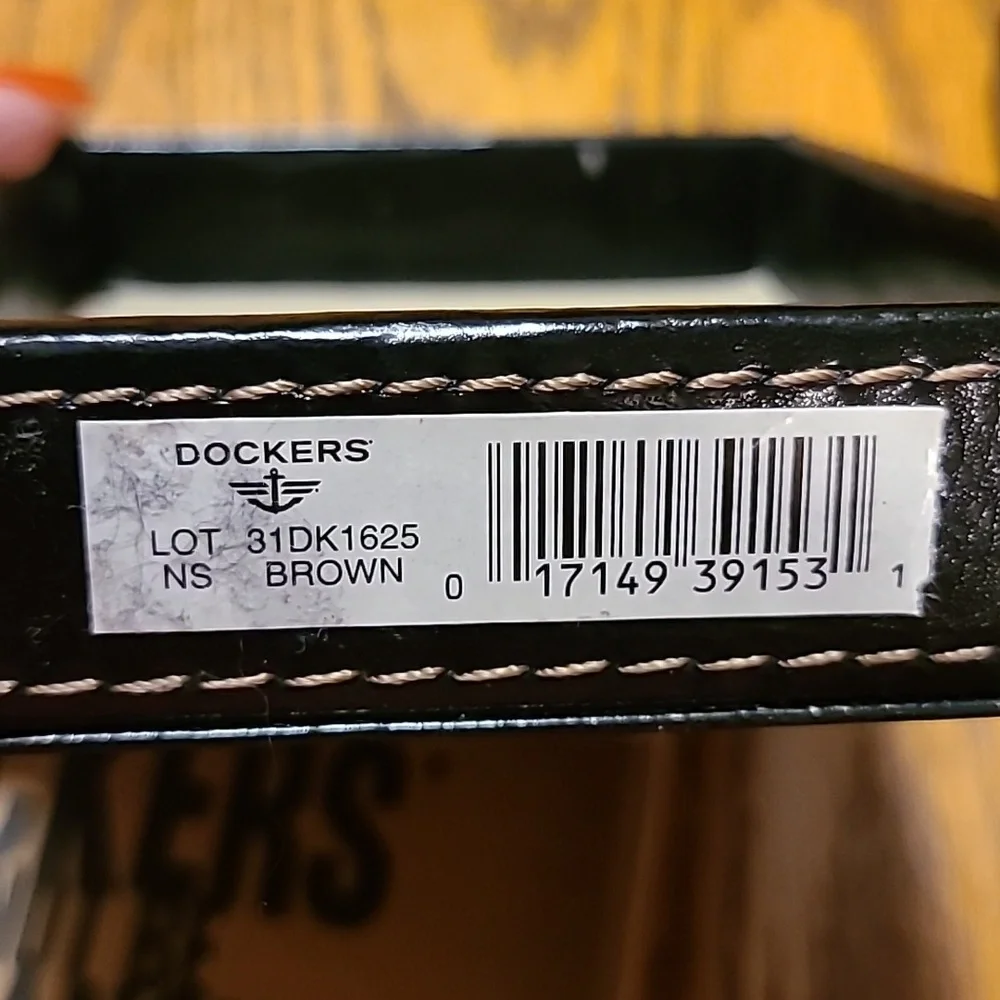 Dockers Slim Men's Briwn Wallet NIB
